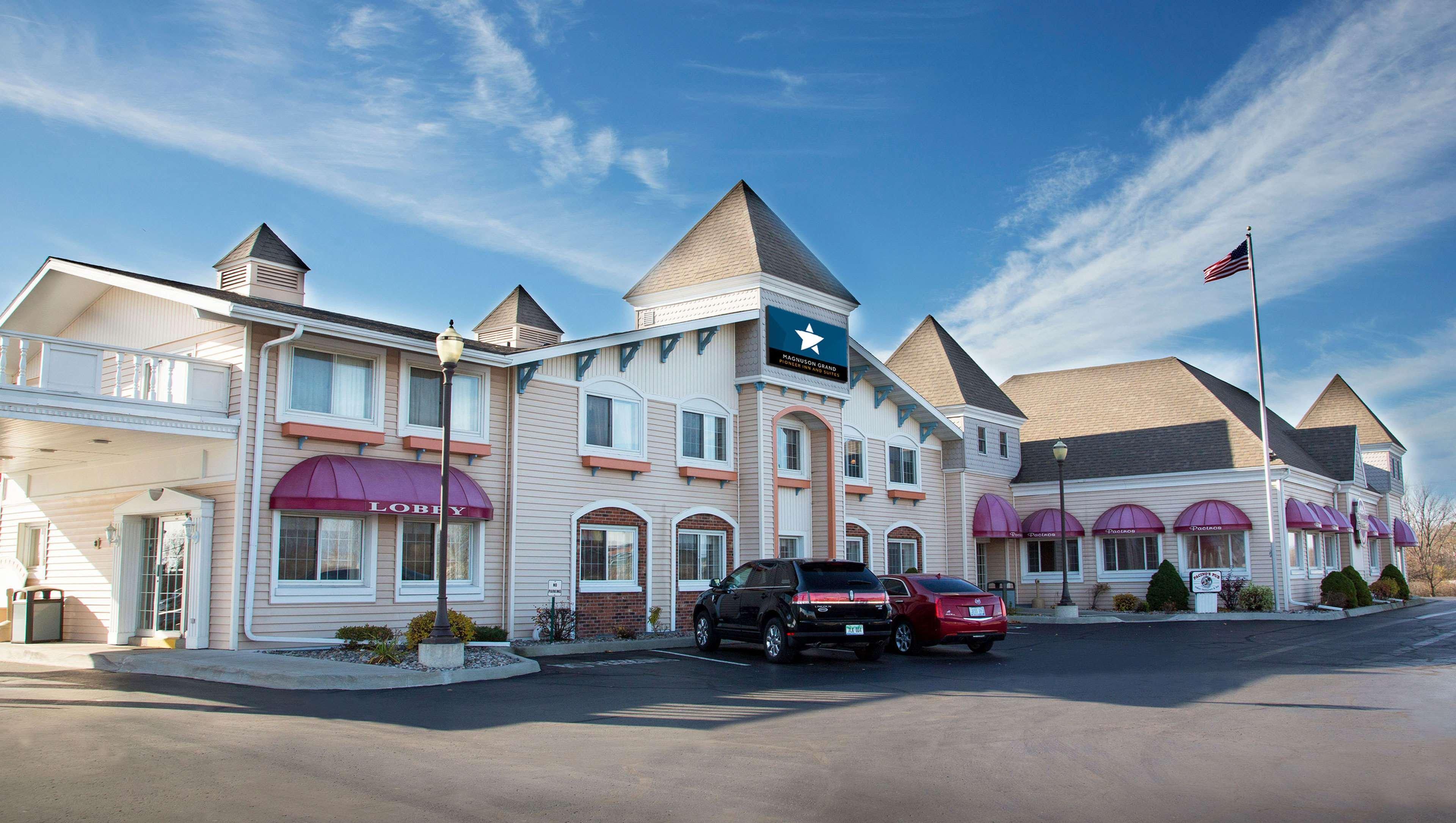 Magnuson Grand Pioneer Inn And Suites Escanaba Eksteriør billede
