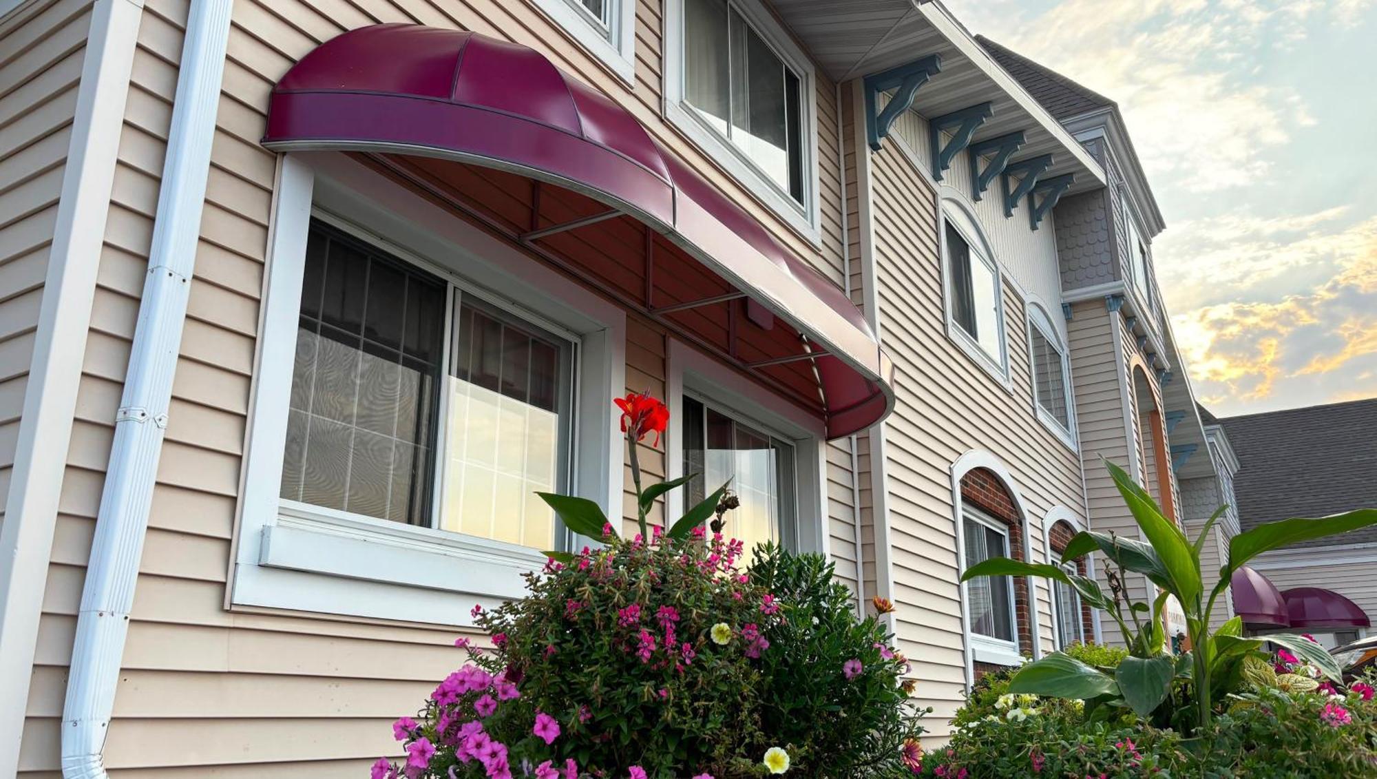 Magnuson Grand Pioneer Inn And Suites Escanaba Eksteriør billede