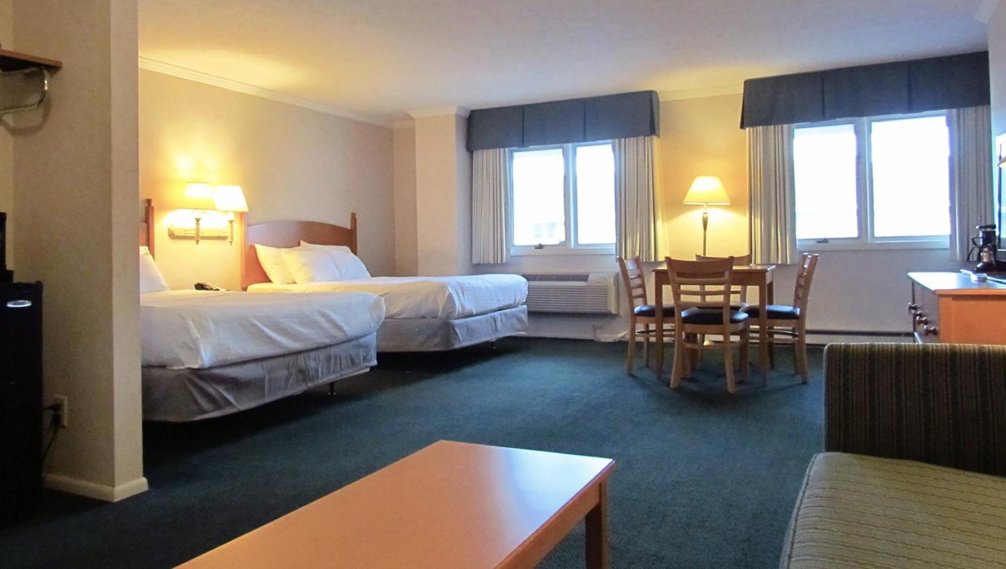 Magnuson Grand Pioneer Inn And Suites Escanaba Eksteriør billede