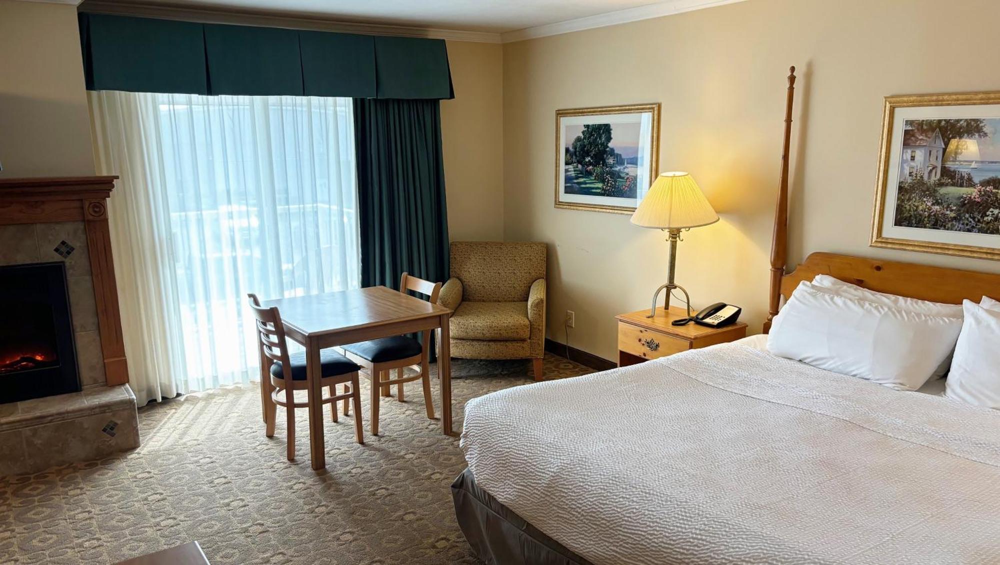 Magnuson Grand Pioneer Inn And Suites Escanaba Eksteriør billede
