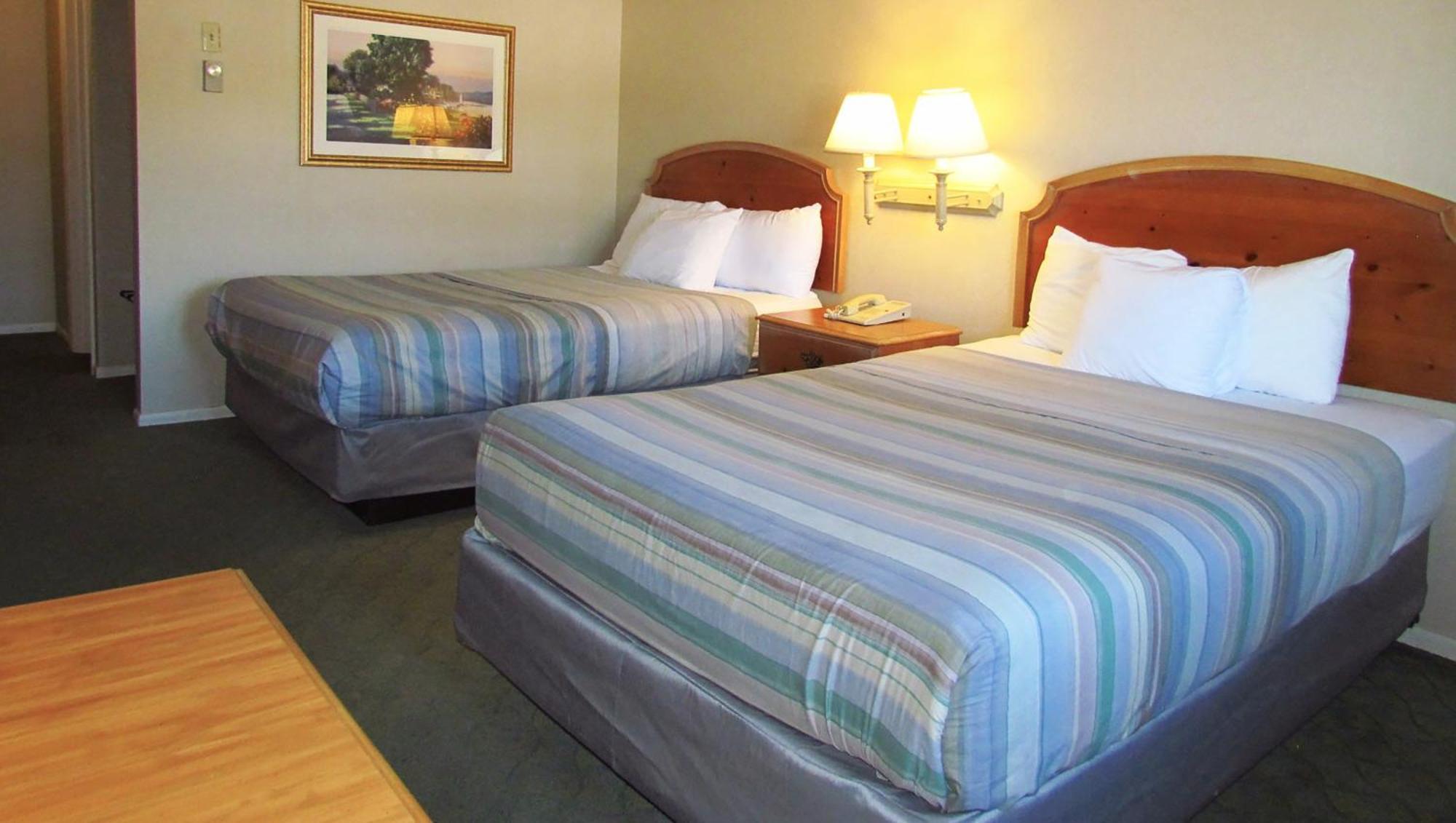 Magnuson Grand Pioneer Inn And Suites Escanaba Eksteriør billede