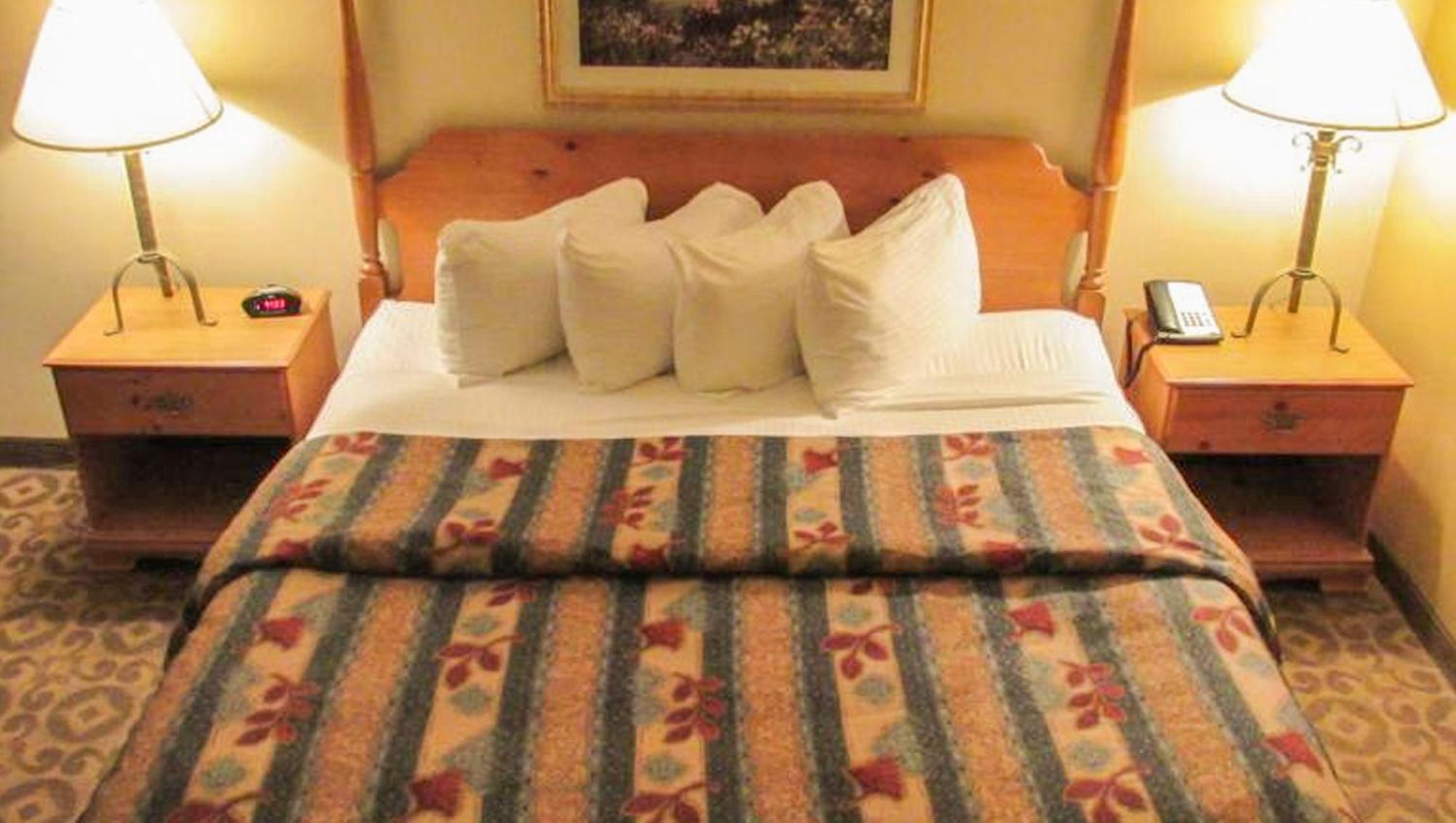 Magnuson Grand Pioneer Inn And Suites Escanaba Eksteriør billede