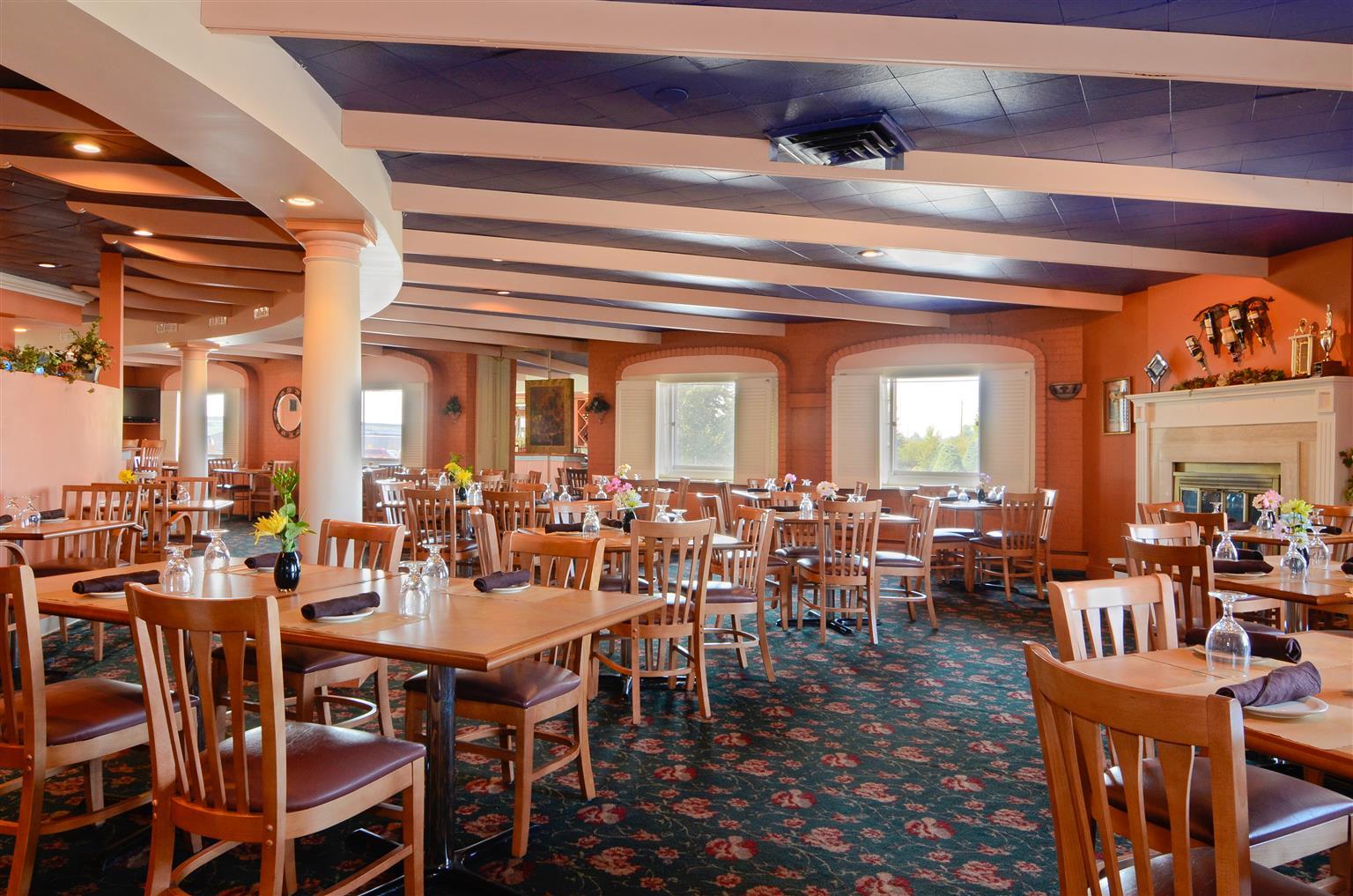 Magnuson Grand Pioneer Inn And Suites Escanaba Restaurant billede