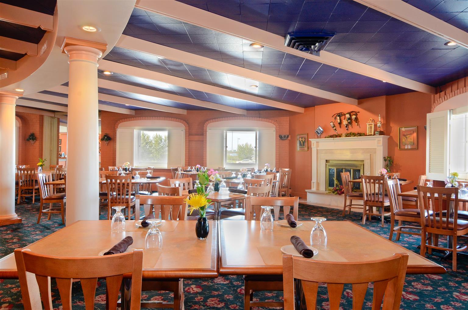 Magnuson Grand Pioneer Inn And Suites Escanaba Restaurant billede