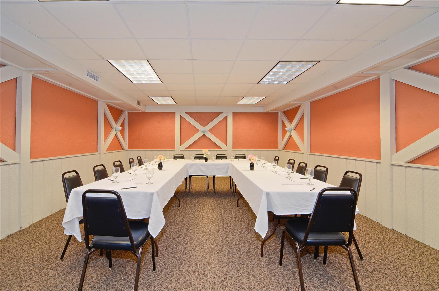 Magnuson Grand Pioneer Inn And Suites Escanaba Business billede